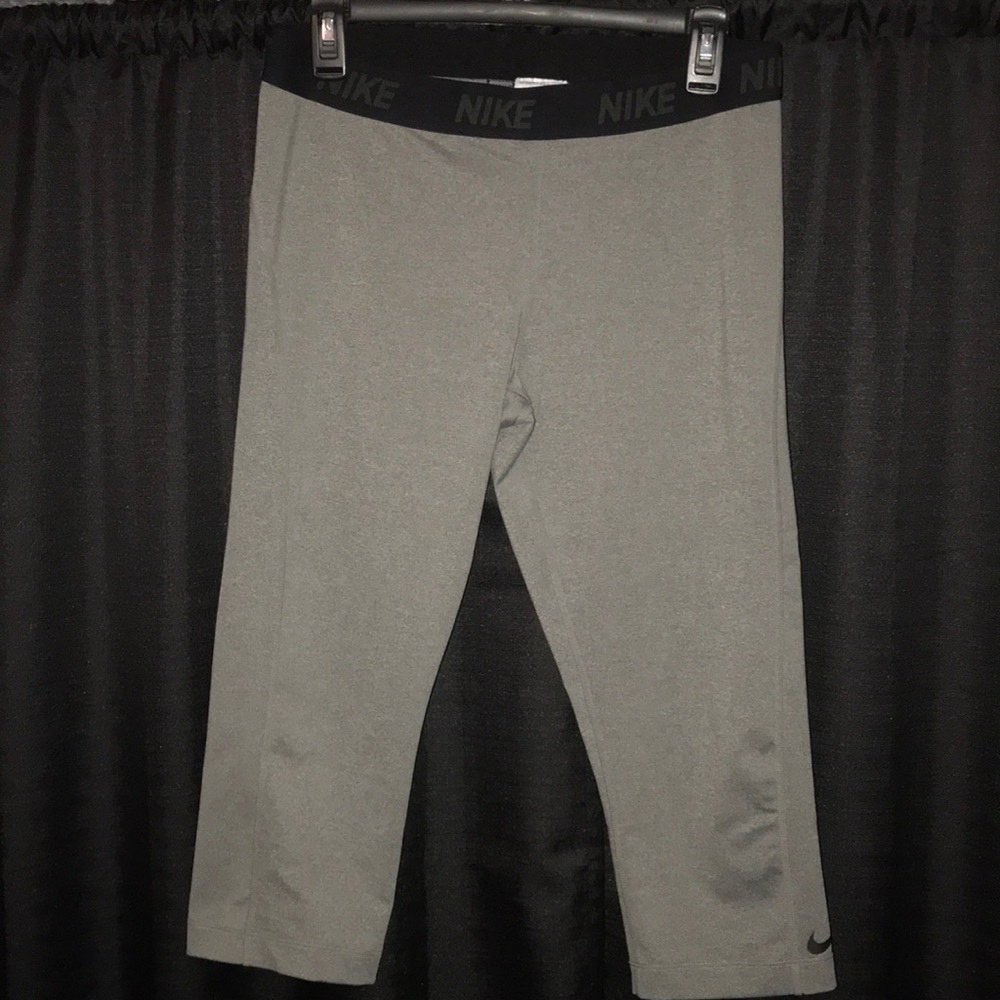 Nike cropped leggings